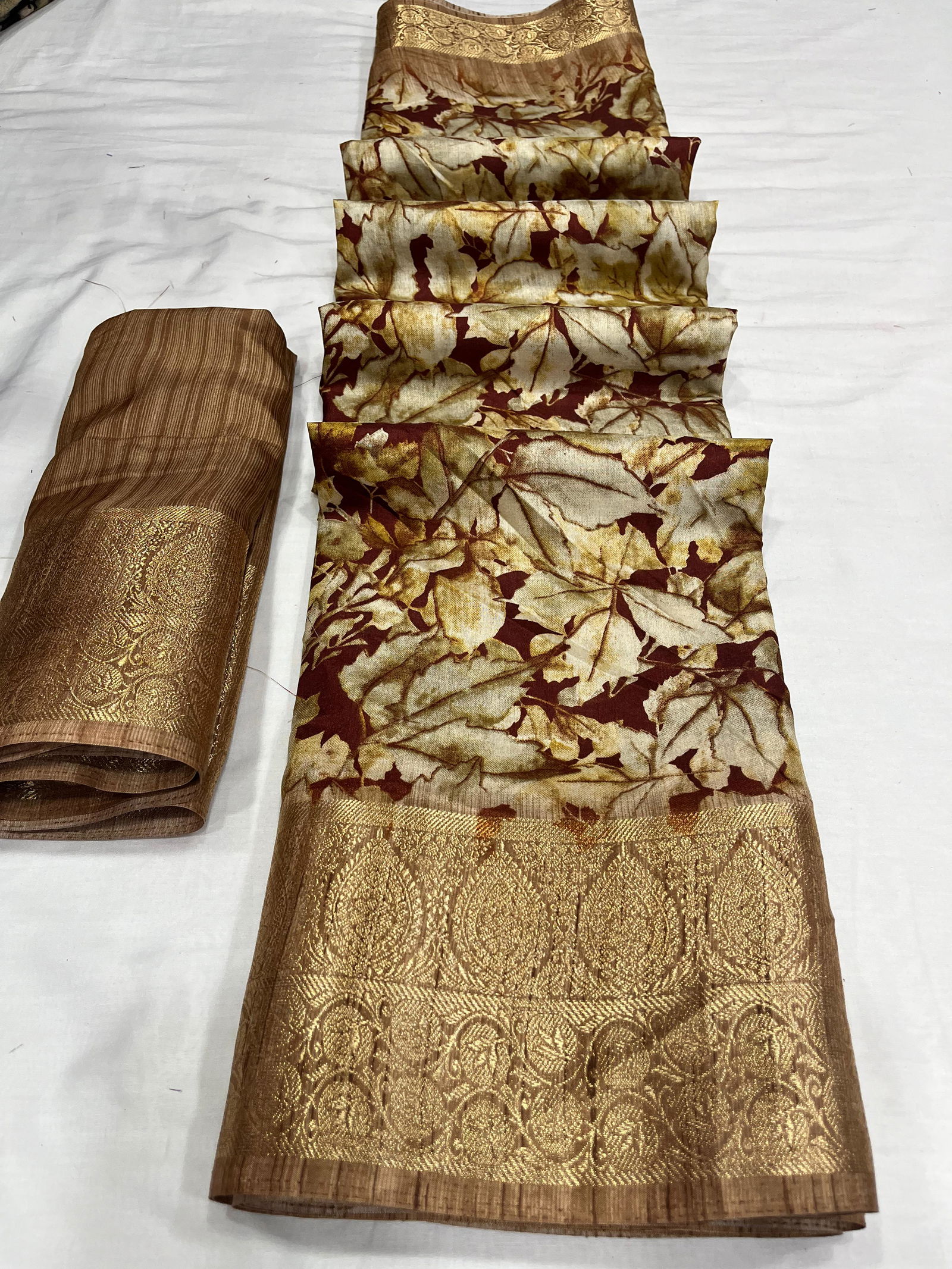 Wow Hit Antic Designer Dola Silk Non Catalog Saree Wholesale Online
